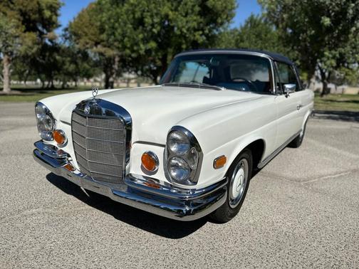 1970 Mercedes-Benz 280SE Base