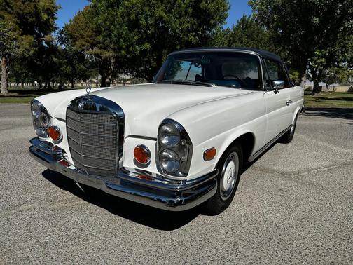 1970 Mercedes-Benz 280SE Base