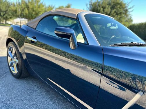 2007 Saturn Sky Red Line