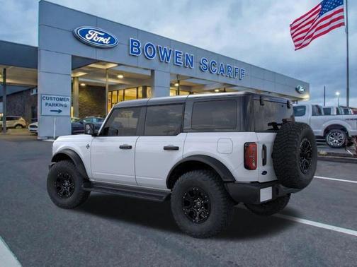 Oxford White 2026 Ford Bronco Outer Banks