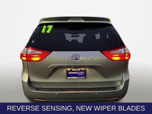 2017 Toyota Sienna XLE