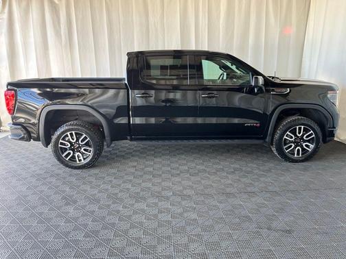 Onyx Black 2024 GMC Sierra 1500 AT4