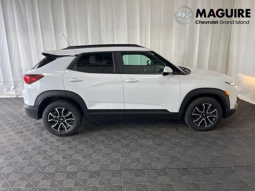 Summit White 2023 Chevrolet Trailblazer ACTIV
