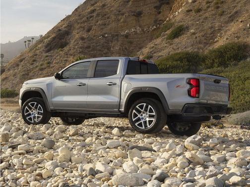 Yellow Metallic 2023 Chevrolet Colorado Z71