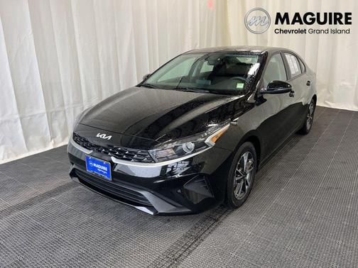 Aurora Black Pearl 2023 Kia Forte LXS