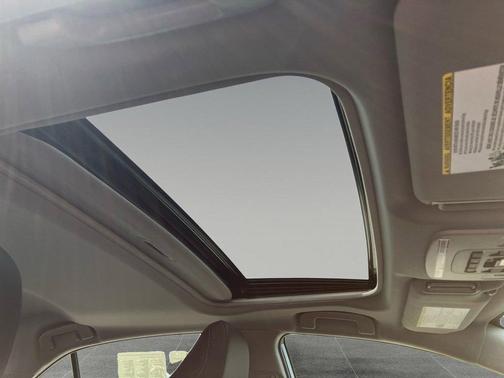 2023 Toyota Camry Hybrid SE