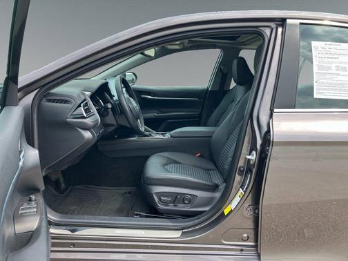2023 Toyota Camry Hybrid SE