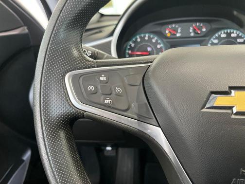 Summit White 2022 Chevrolet Malibu 1LS