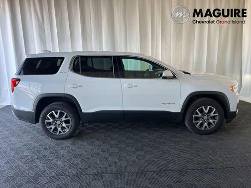 Summit White 2023 GMC Acadia SLE