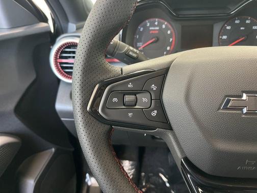 Black 2026 Chevrolet Trax 1RS