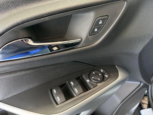 Black 2026 Chevrolet Trax 1RS