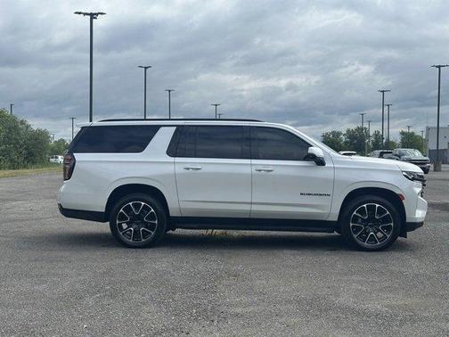 2024 Chevrolet Suburban RST