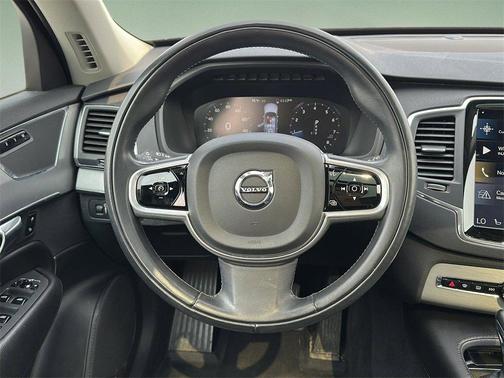 2021 Volvo XC90 T5 Momentum 7 Passenger