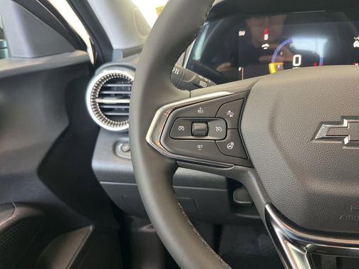 Black 2026 Chevrolet Trax ACTIV