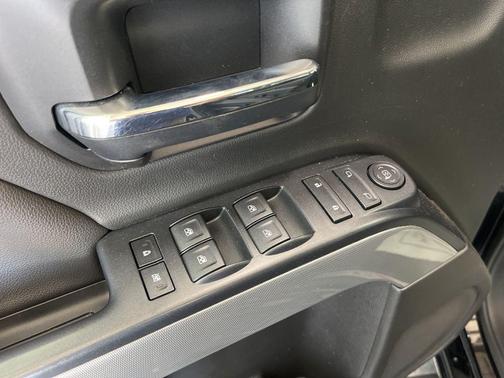 Black 2018 Chevrolet Silverado 1500 LT