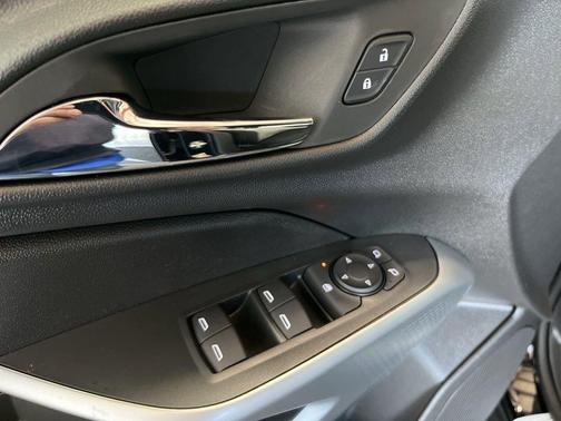 Black 2026 Chevrolet Trax 1RS