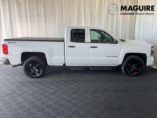 Summit White 2017 Chevrolet Silverado 1500 LT