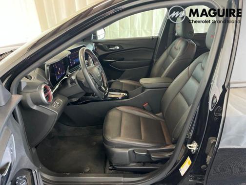 Mosaic Black Metallic 2024 Chevrolet Trax 2RS