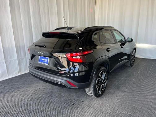 Mosaic Black Metallic 2024 Chevrolet Trax 2RS