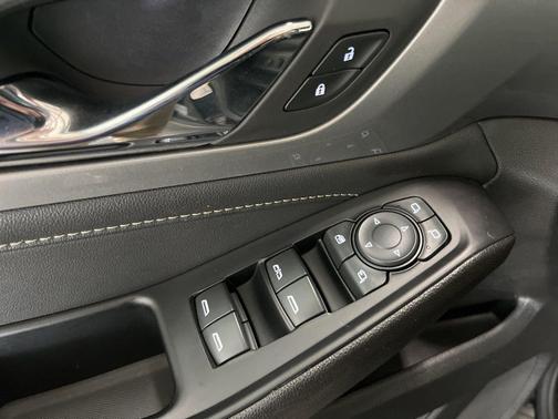 Mosaic Black Metallic 2023 Chevrolet Traverse LT Leather