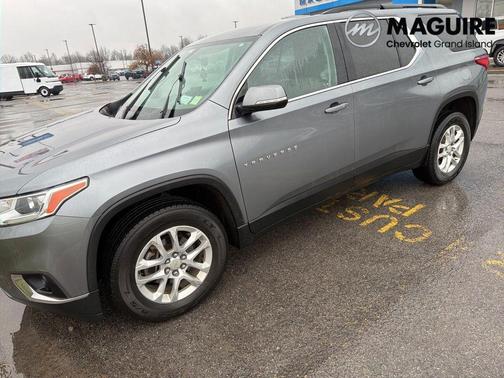 Satin Steel Metallic 2020 Chevrolet Traverse LT Cloth