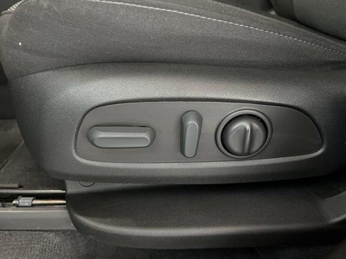 Sterling Gray Metallic 2023 Chevrolet Traverse LT Cloth