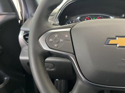 Sterling Gray Metallic 2023 Chevrolet Traverse LT Cloth