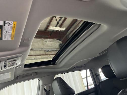 Gray 2024 Toyota Highlander XLE