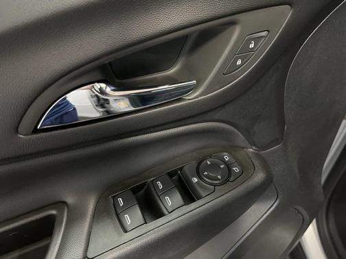 Silver Ice Metallic 2022 Chevrolet Equinox 1LT