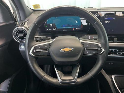 Green 2025 Chevrolet Equinox LT