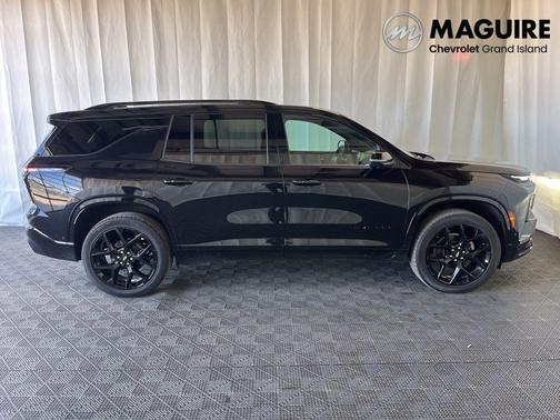 Mosaic Black Metallic 2025 Chevrolet Traverse RS