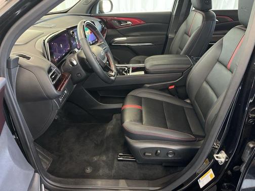 Mosaic Black Metallic 2025 Chevrolet Traverse RS