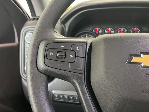 Black 2026 Chevrolet Silverado 2500 Custom