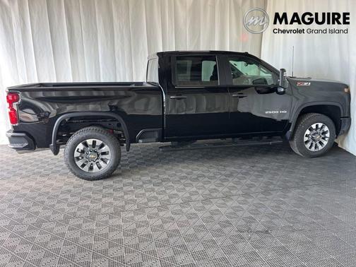 Black 2026 Chevrolet Silverado 2500 Custom