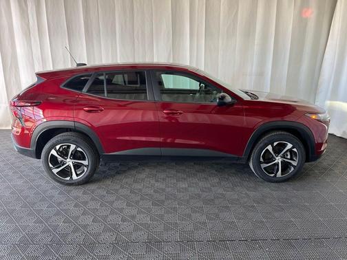 Crimson Metallic 2024 Chevrolet Trax 1RS