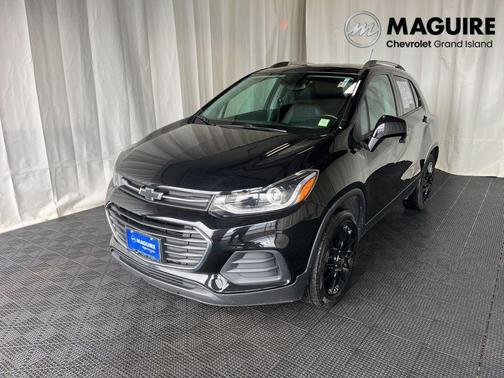 Mosaic Black Metallic 2022 Chevrolet Trax LT