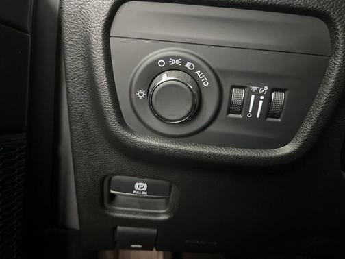 Velvet Red Pearlcoat 2023 Jeep Grand Cherokee Laredo