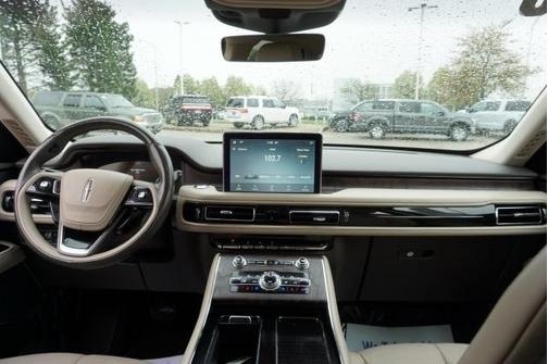 Infinite Black Metallic 2020 Lincoln Aviator Reserve