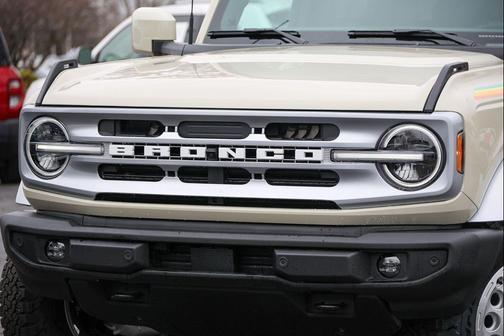 Desert Sand 2026 Ford Bronco Outer Banks