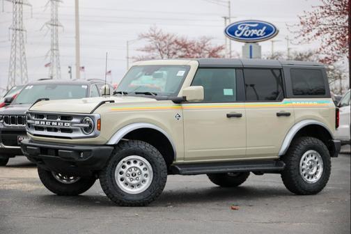 Desert Sand 2026 Ford Bronco Outer Banks