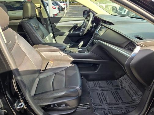 2017 Cadillac XT5 Premium Luxury