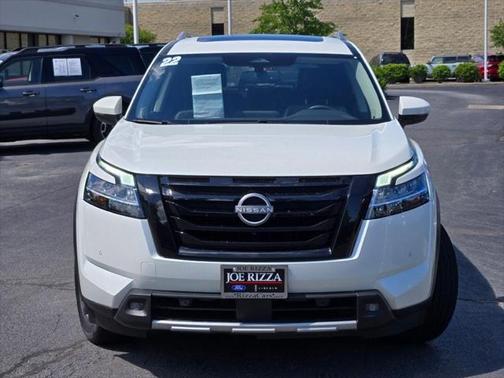 2022 Nissan Pathfinder SL 4WD