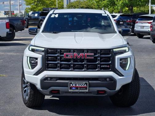 2024 GMC Canyon AT4