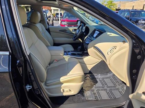 2017 INFINITI QX60 Base