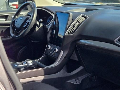 2021 Ford Edge SE