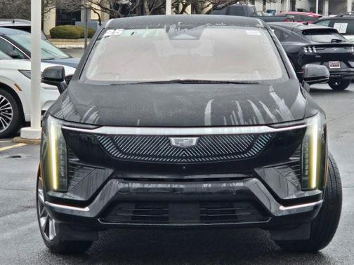 2025 Cadillac OPTIQ Luxury 1 AWD
