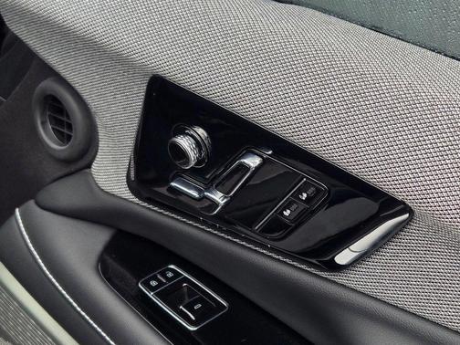 2025 Cadillac OPTIQ Luxury 1 AWD