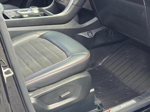 2022 Ford Edge ST Line