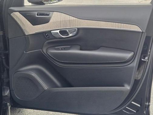 2023 Volvo XC90 Recharge Plug-In Hybrid T8 Ultimate 6-Seater