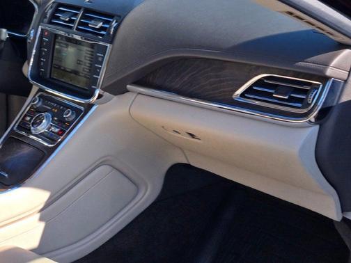 2017 Lincoln Continental Select